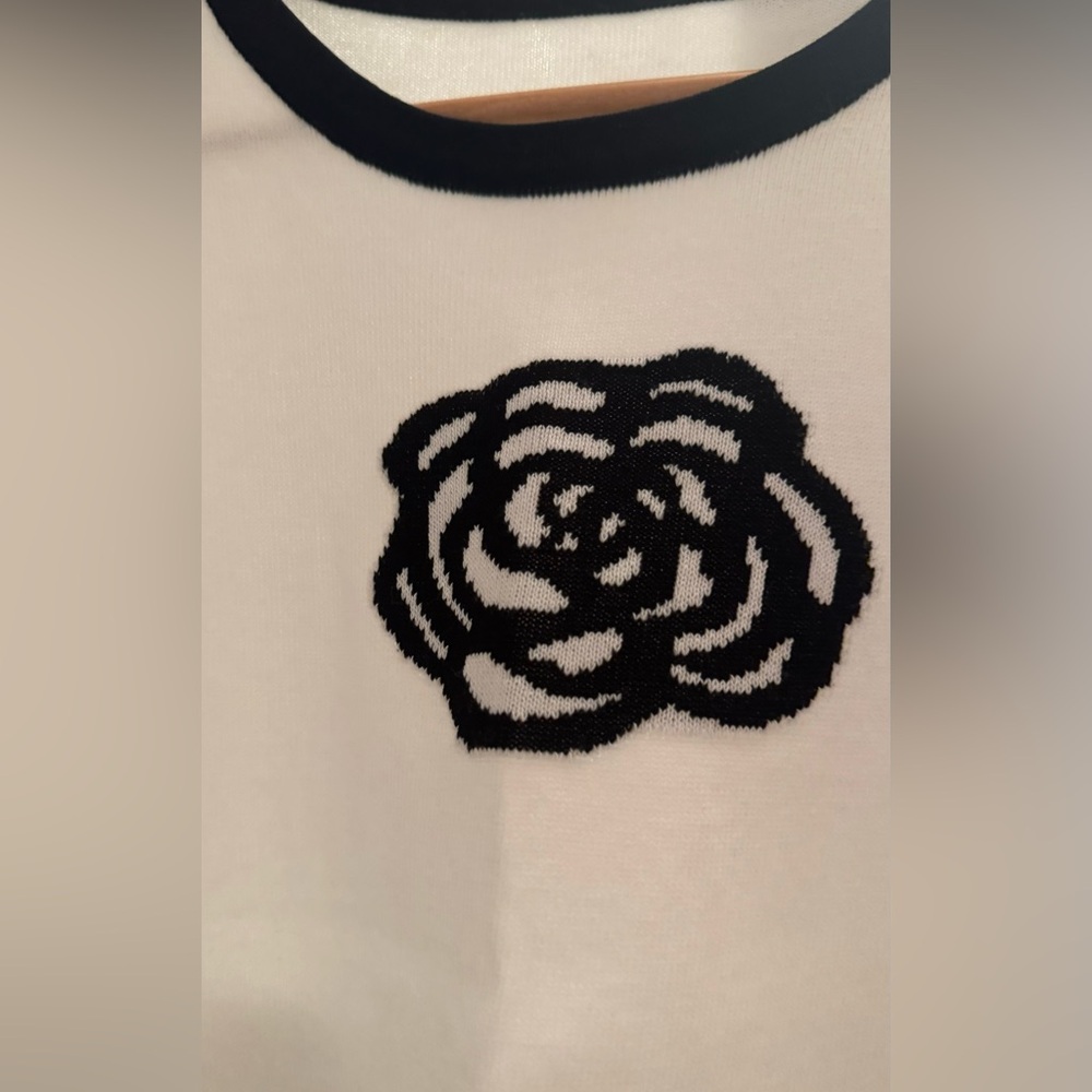 NWOT-Camille Flower Print Top - Picture 2 of 3